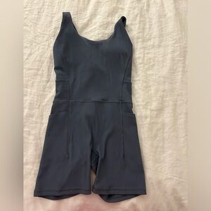 Athleta short romper with pockets